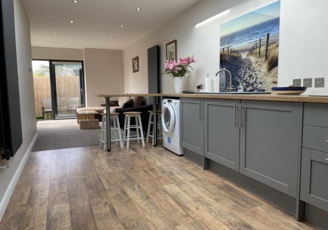 The Annexe - Pagham Apartment ภายนอก รูปภาพ
